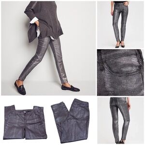 Chico’s Girlfriend Coated Gator Ankle Jeans in Silver Grey Size 12 R
